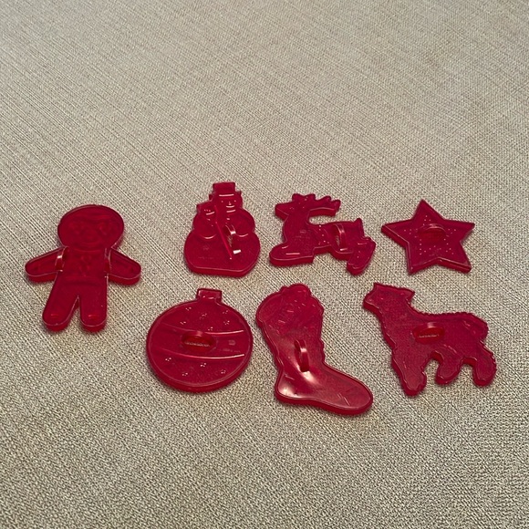 Vintage HRM USA Red Transparent Plastic Cookie Cutters Set of 7 From the 50-60’s - Picture 1 of 7